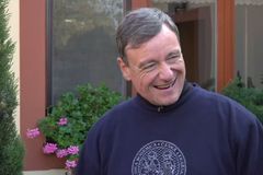 Žalobce žádá pro Ratha přísnější trest a zabavení majetku, obhájce zproštění obžaloby