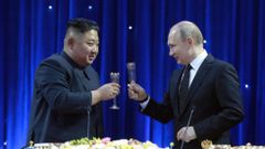 Kim Čong-un a Vladimir Putin na recepci ve Vladivostoku v roce 2019.