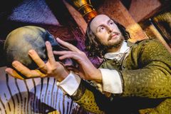Nezestárl ani o den, i když je přes 400 let mrtvý. Shakespeare znal taje lidské duše