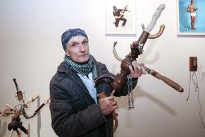 Fascinace detailem a erotikou. Dox uspořádal největší výstavu Luboši Plnému