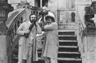 Docent Chocholoušek pálí na Koudelku. První filmová komedie scenáristického dua Zdeněk Svěrák - Ladislav Smoljak nazvaná Jáchyme, hoď ho do stroje z roku 1974, režírovaná Oldřichem Lipským, znamenala obrovský úspěch pro představitele hlavní role Luďka Sobotu. Scenáristé si jej vyhlédli v divadle Ypsilonka, které tehdy sídlilo v Liberci.