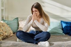 Generace snowflakes? Psychiatrička ukazuje i na rodiče, kteří dětem umetají cestičku