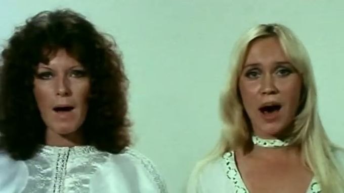Song Mamma Mia zahajoval třetí album Abby z roku 1975.