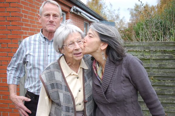 Američanka Janet Seckel-Cerrotti s pěstounkou své matky Hany Dubové, Jensine Nygaard (92). Dozvěděla se o ní díky české badatelce.