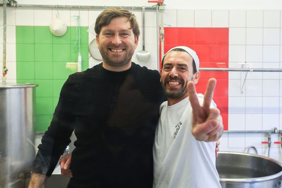 "Pizzerií i kaváren bylo v Praze plno, ale mozzarellu tady nikdo nevyráběl, takže volba byla jasná," říkají rodáci z italského města Bari, kde má sýr tradici.
