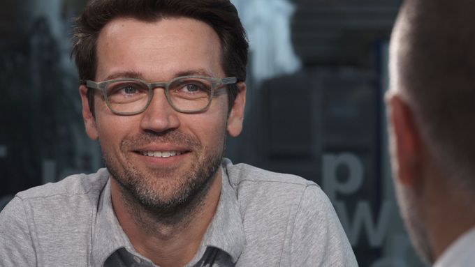 Hodně cestuji a mám hlad, jsem nadšenec, který těží ze své houževnatosti, moje ambice je, aby se lidé v restauraci nespálili, říká autor Gastromapy