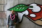 Z hákových křížů dělá pizzu. Extremisté jsou hloupí a zbabělí, říká umělec