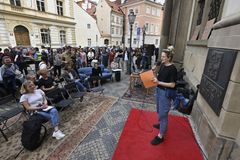 "Příští týden jdu na pracovní úřad." Umělci na volné noze svolali demonstraci