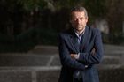 Pánek: Na obrovské krize jsme zvyklí, chudým dětem jsme věšeli úkoly na dveře