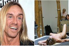 Provokatér Iggy Pop v roli nahého modela. Svlékl se newyorským umělcům