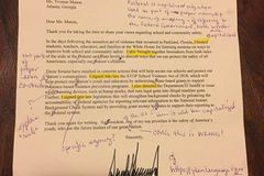 Učitelka dostala od Trumpa dopis plný chyb, opravila ho a poslala zpět. Dala bych mu čtyřku, řekla