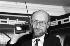 Zemřel vynálezce Sinclair. Stál u vzniku kalkulačky i oblíbeného počítače ZX Spectrum