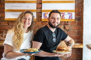 Olizují se i všežravci. První veganské řeznictví v Česku čekalo hejty, sklízí chválu