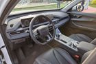 V nabídce bude hybridní pohon s automatem CVT, který do konce roku doplní i plug-in hybrid.