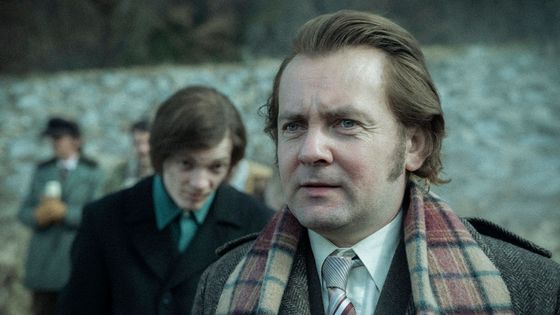 Na snímku ze seriálu Metoda Markovič: Hojer je Petr Lněnička v roli kriminalisty Jiřího Markoviče.
