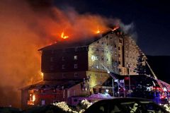 Při požáru v hotelu v Turecku zemřelo 76 lidí, podle svědků nefungoval varovný systém