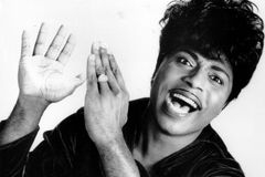 Zemřel otec rock'n'rollu Little Richard. Řítil se jevištěm jako tornádo, říká Černý