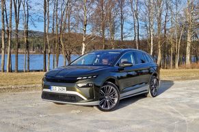 Prý dojede dál, ale jaká je skutečnost? Škoda Enyaq zlevnila a vyřeší výpadek proudu