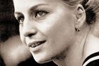 Věra Čáslavská. V roce 1968 byla vyhlášena nejlepší sportovkyní světa (už před tím byla čtyřikrát zvolena nejlepší domácí sportovkyní roku) a druhou nejpopulárnější ženou planety - za Jacqueline Kennedyovou. O rok později - a pak dalších dvacet let - bylo už ale všechno jinak.