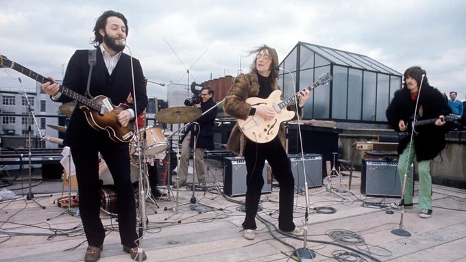 Natáčení posledního alba Let It Be mapuje dokumentární série The Beatles: Get Back od režiséra Petera Jacksona, která je k vidění na Disney+.