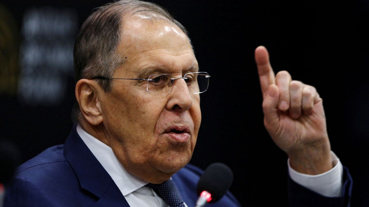 Lavrov odmítl konání mírových rozhovorů ve Vatikánu, nechce jednat v katolické zemi