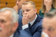 Příklon k Rusku i muž zpochybňující holokaust. Na Slovensku posílila krajní pravice