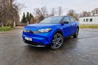 Pokud si pod jménem Capri představíte sporťák z 60. až 80. let, pak budete jeho novou podobou překvapeni, možná zklamáni. Nově je to SUV-kupé s technikou koncernu Volkswagen. Stojí tak na stejné platformě jako třeba Škoda Enyaq.