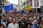 "Z parlamentu přichází ruský zákon". Slováci vyrazili protestovat do ulic