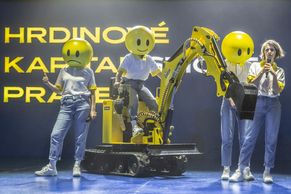 Od balírny kuřat po Albert. Divadlo uvádí Hrdiny kapitalistické práce od Uhlové