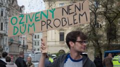 Demonstrace za zachování Kliniky
