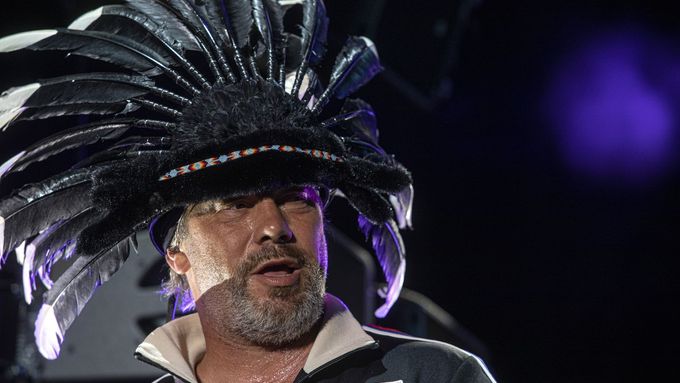Skladbu Alright začali hrát Jamiroquai ve čtvrtek netradičně jako něžnou baladu. Foto: Honza Mudra